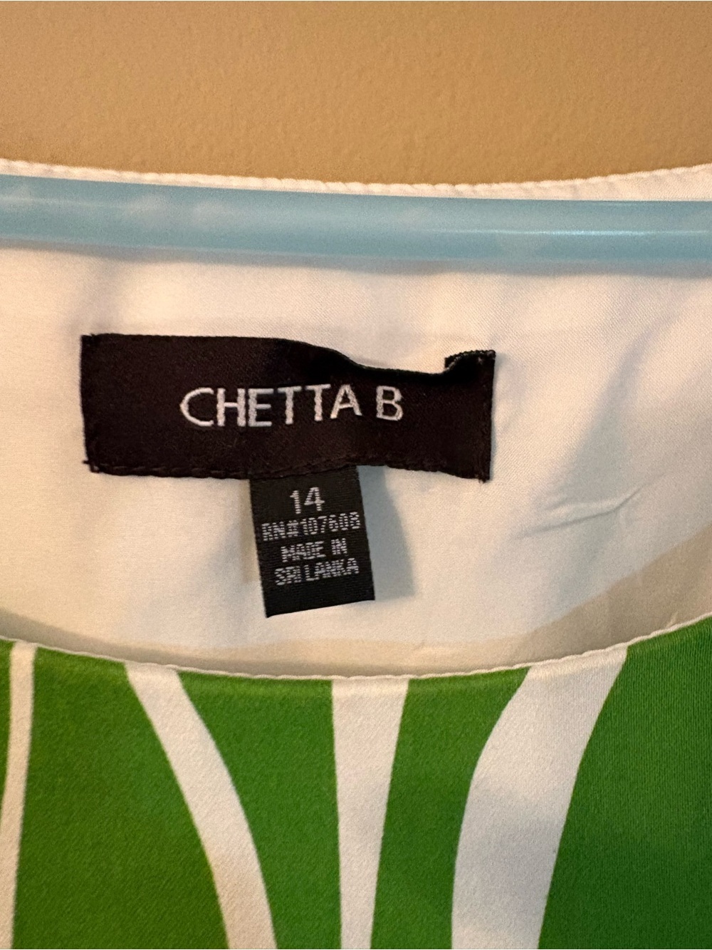 Chetta B Green and White Geo-Print Sleeveless Shift Dress - Picture 4 of 10